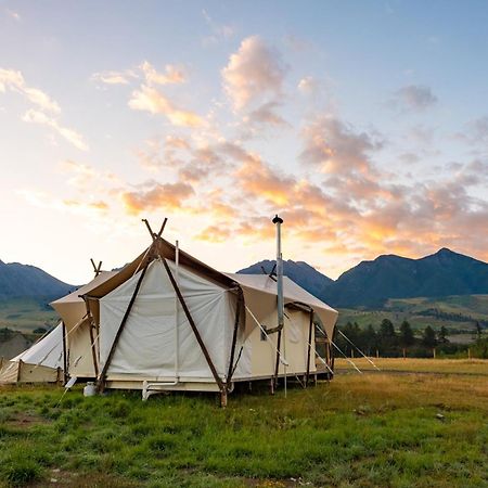 Under Canvas North Yellowstone - Paradise Valley Ливингстон Экстерьер фото