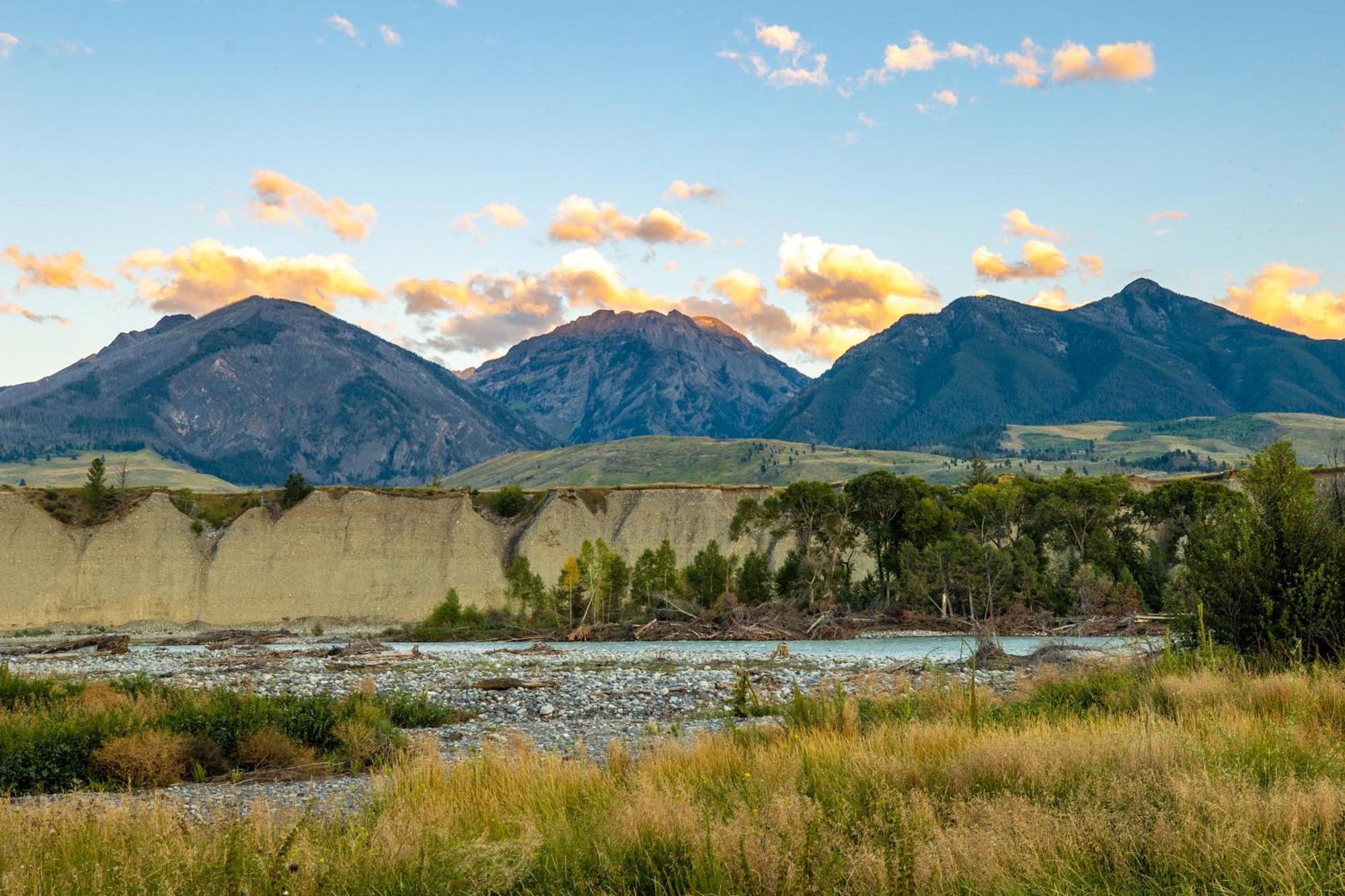 Under Canvas North Yellowstone - Paradise Valley Ливингстон Экстерьер фото